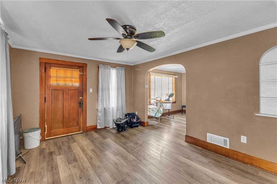 422 5th Street Struthers OH 44471