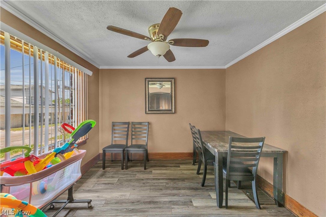 422 5th Street Struthers OH 44471