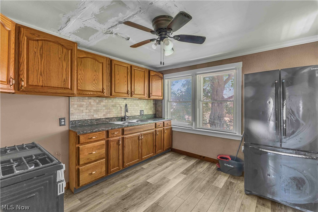 422 5th Street Struthers OH 44471