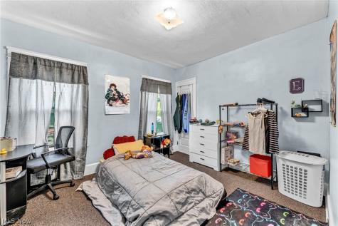 3032-3034 West Boulevard Cleveland OH 44111