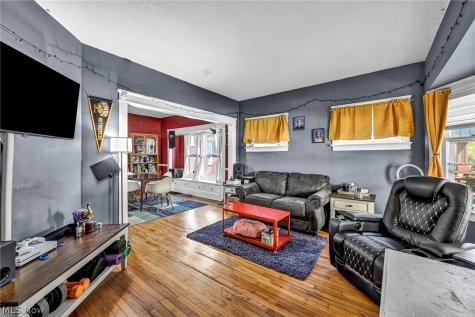 3032-3034 West Boulevard Cleveland OH 44111