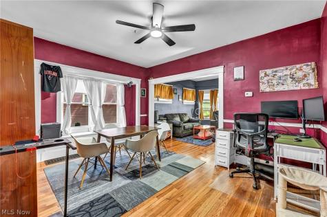 3032-3034 West Boulevard Cleveland OH 44111