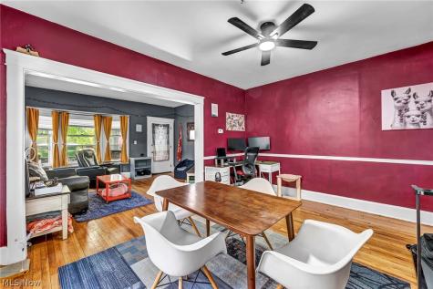 3032-3034 West Boulevard Cleveland OH 44111