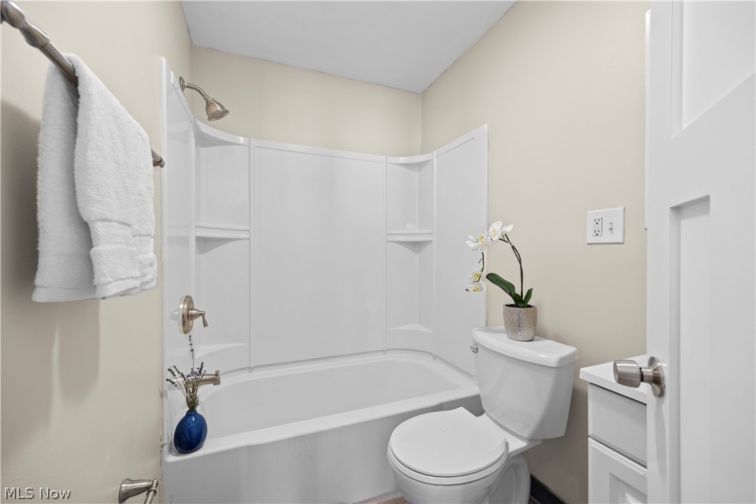 2054 Magee Street Lakewood OH 44107