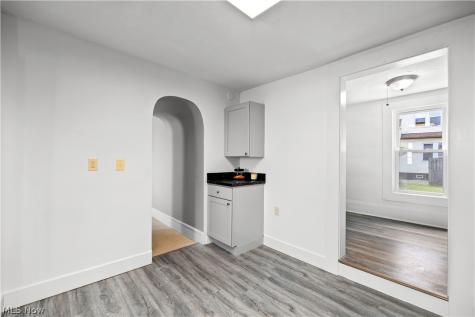 2054 Magee Street Lakewood OH 44107