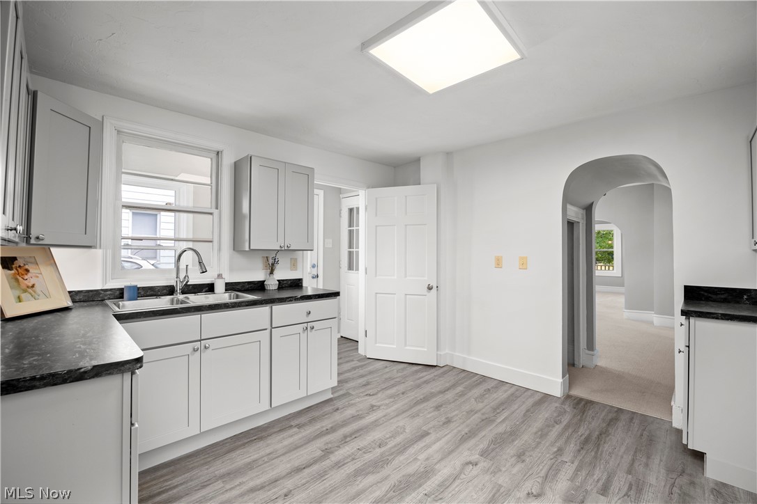 2054 Magee Street Lakewood OH 44107