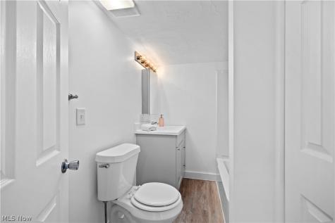 2054 Magee Street Lakewood OH 44107