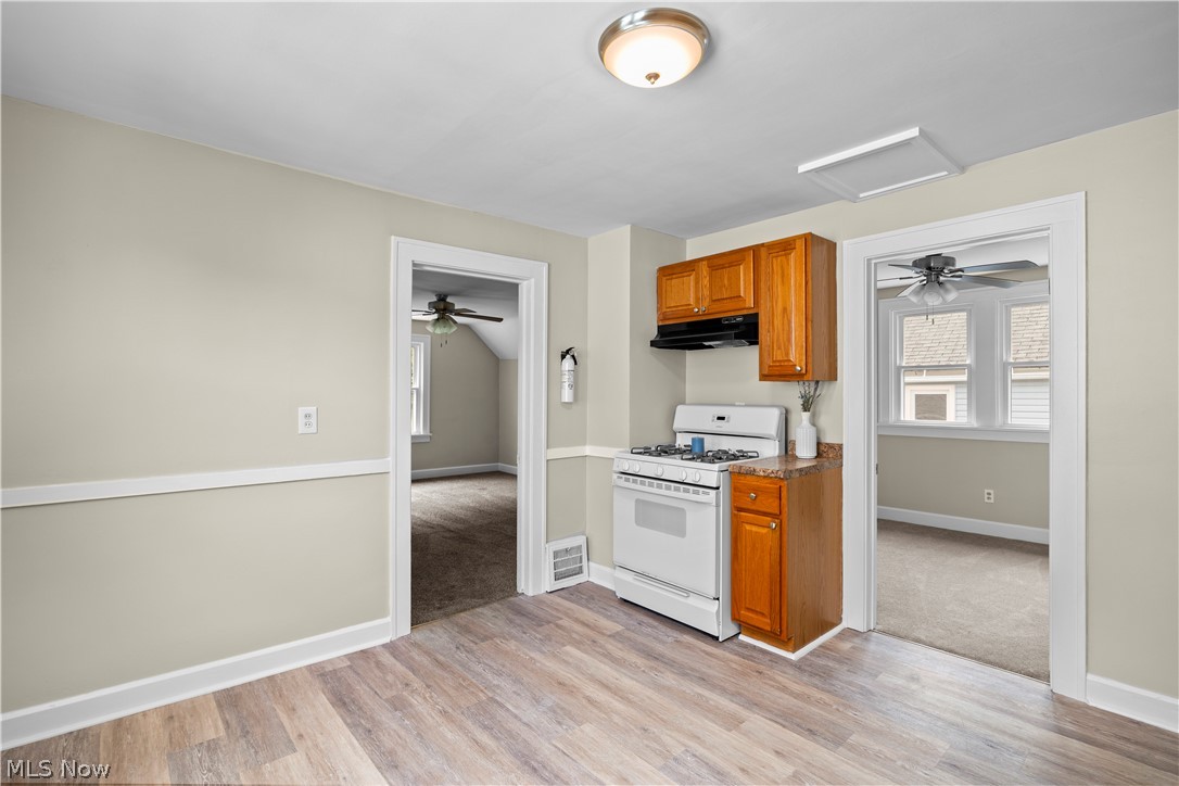 2054 Magee Street Lakewood OH 44107