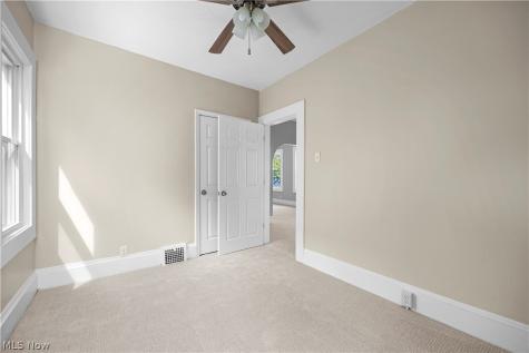 2054 Magee Street Lakewood OH 44107