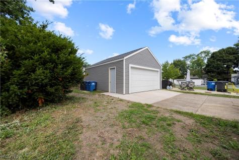 2054 Magee Street Lakewood OH 44107