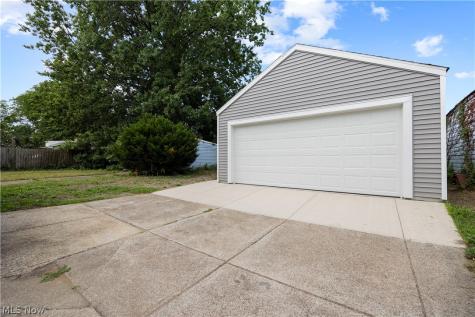 2054 Magee Street Lakewood OH 44107