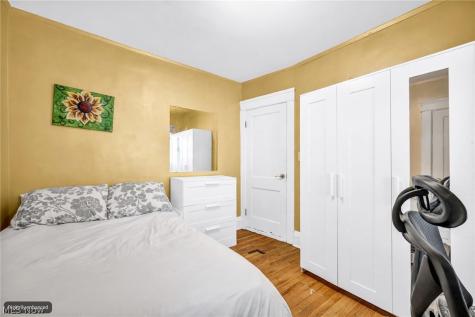2076 Wascana Avenue Lakewood OH 44107