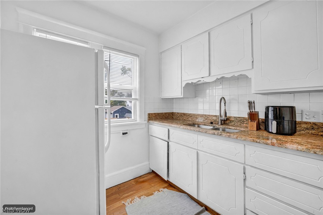 2076 Wascana Avenue Lakewood OH 44107