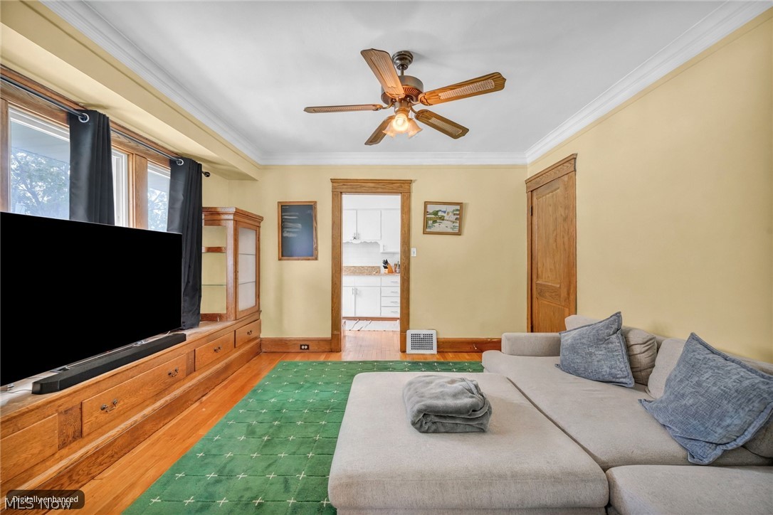2076 Wascana Avenue Lakewood OH 44107