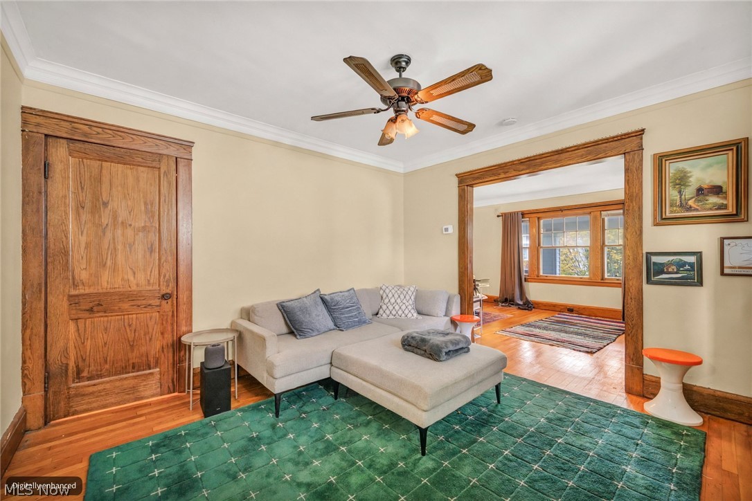 2076 Wascana Avenue Lakewood OH 44107