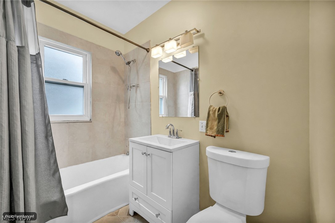 2076 Wascana Avenue Lakewood OH 44107