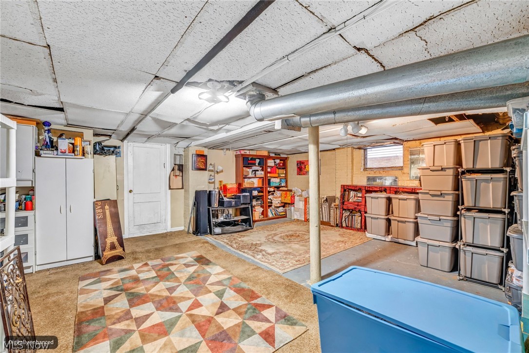 2076 Wascana Avenue Lakewood OH 44107