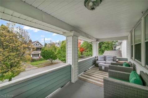 2076 Wascana Avenue Lakewood OH 44107