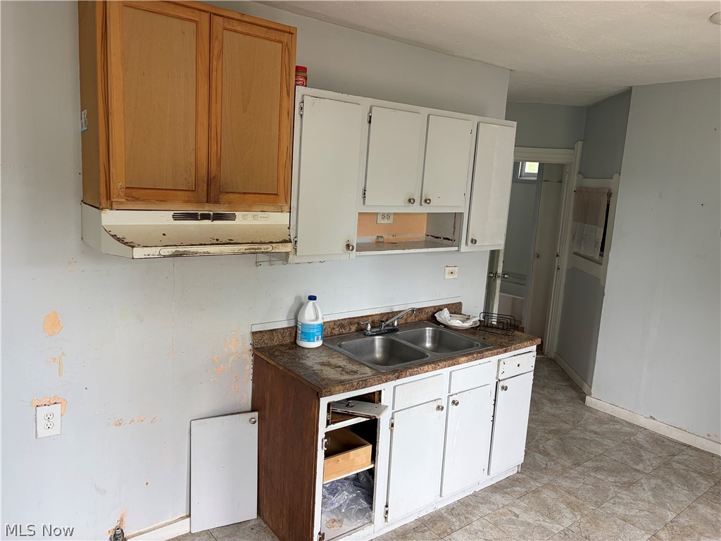 2100 W 95th Street Cleveland OH 44102