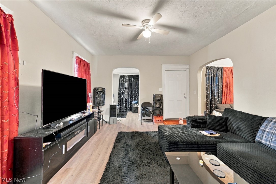 10816 Grandview Avenue Cleveland OH 44104