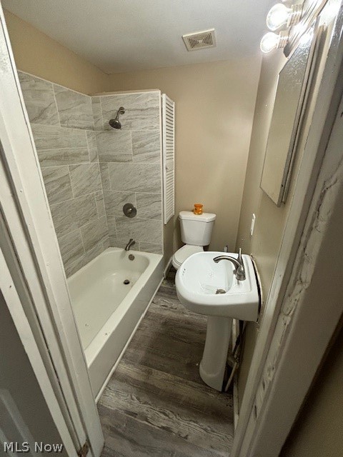 3029-3031 W 104th Street Cleveland OH 44111
