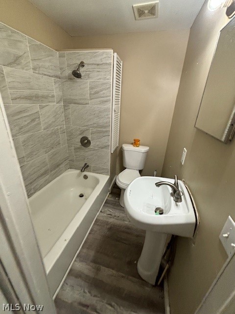 3029-3031 W 104th Street Cleveland OH 44111