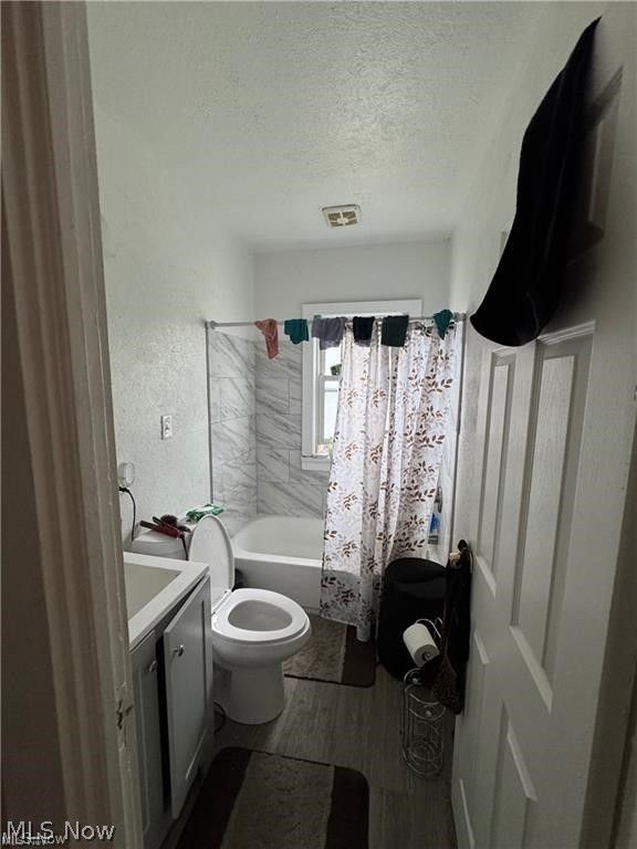 1376 E 139th Street East Cleveland OH 44112