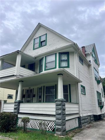 10121 Parkgate Avenue Cleveland OH 44108