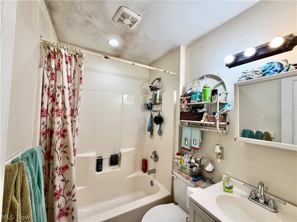 810 Newton Drive Newton Falls OH 44444