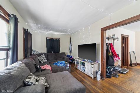 3732 Mack Court Cleveland OH 44109