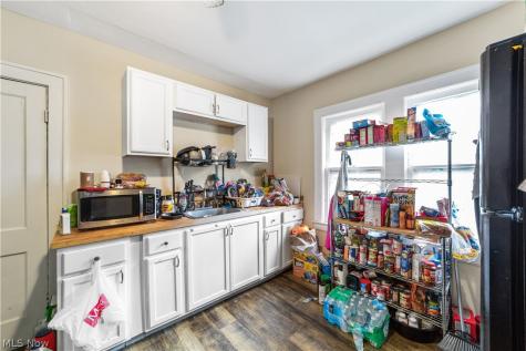 3732 Mack Court Cleveland OH 44109