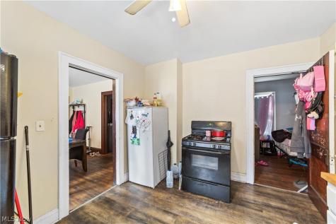 3732 Mack Court Cleveland OH 44109