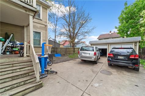 3732 Mack Court Cleveland OH 44109