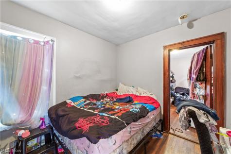 3732 Mack Court Cleveland OH 44109