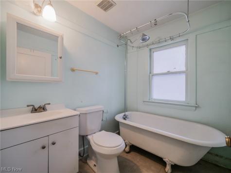 14809 Hilliard Road Lakewood OH 44107