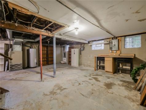 14809 Hilliard Road Lakewood OH 44107