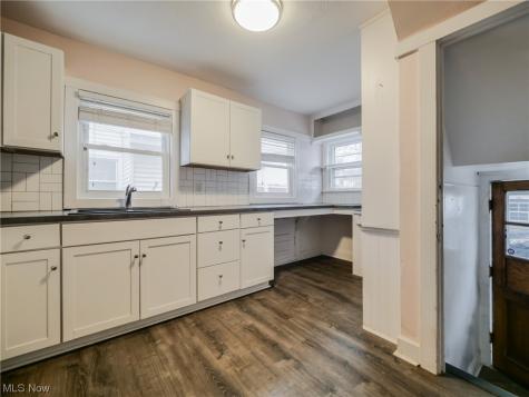 14809 Hilliard Road Lakewood OH 44107