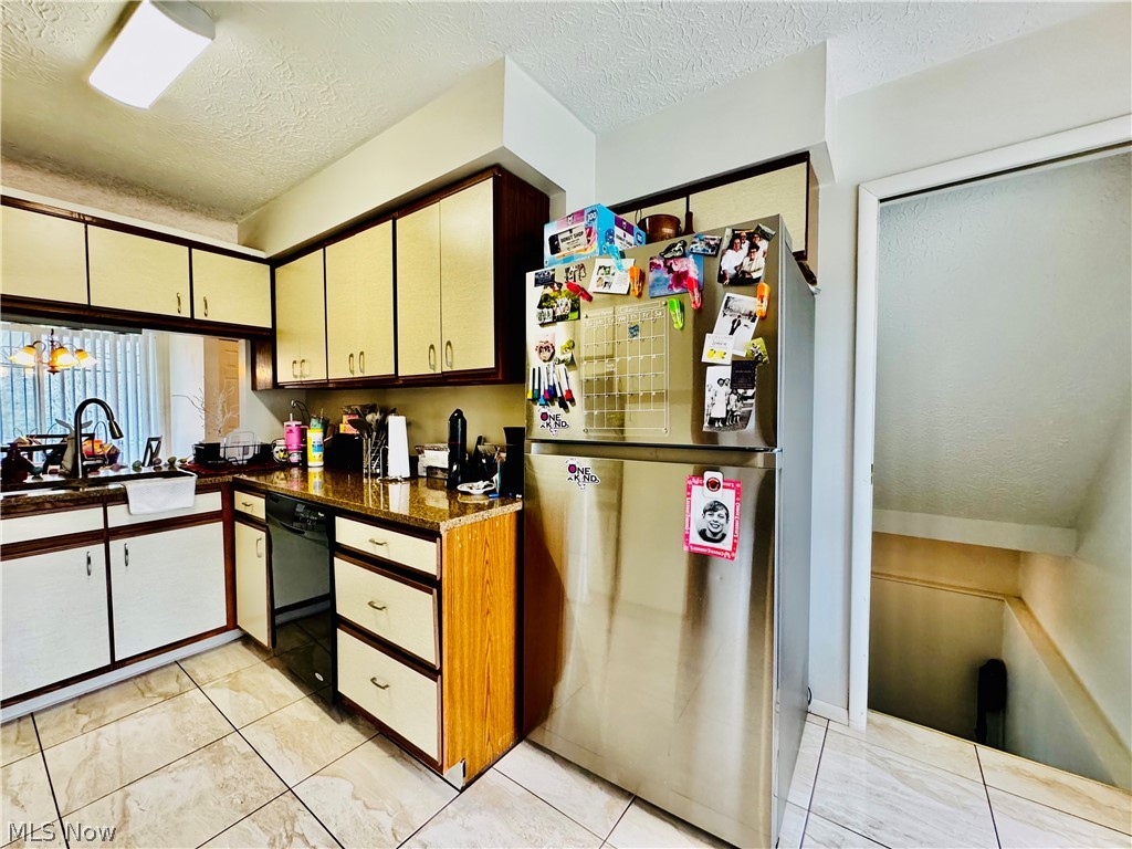 3160 Dewalt Drive Akron OH 44312