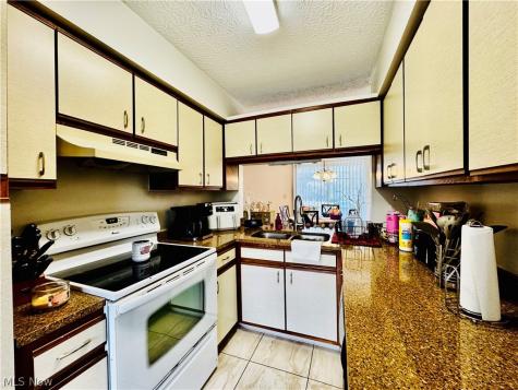 3160 Dewalt Drive Akron OH 44312