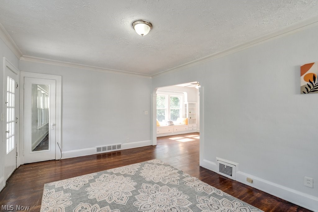 15711 Grovewood Avenue Cleveland OH 44110