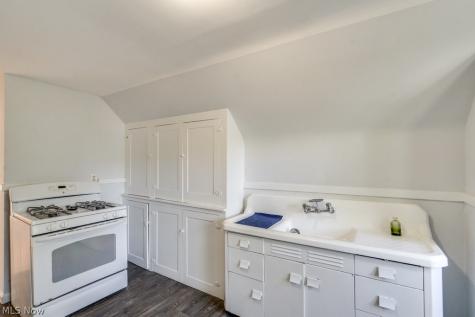 15711 Grovewood Avenue Cleveland OH 44110