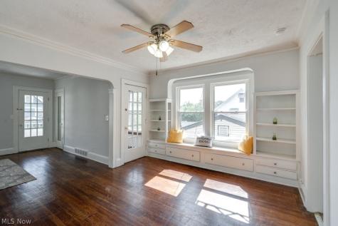 15711 Grovewood Avenue Cleveland OH 44110
