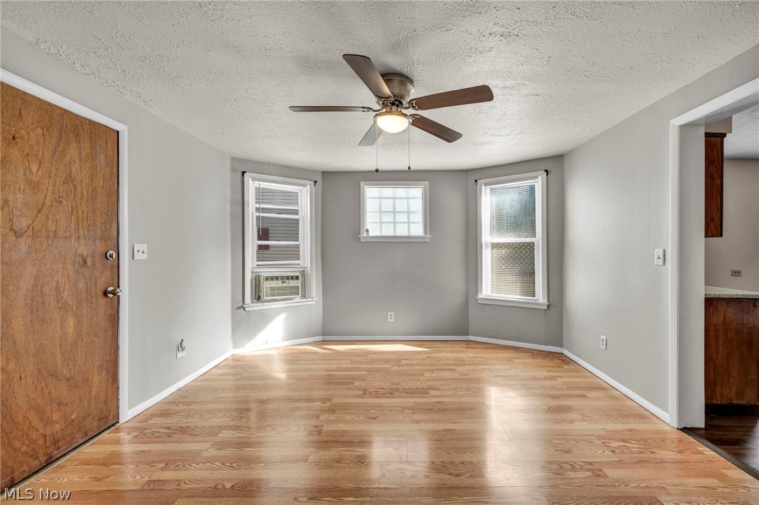 1559 Hopkins Avenue Lakewood OH 44107
