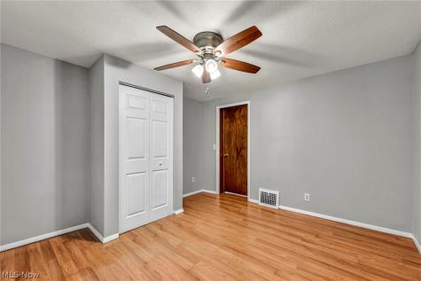 1559 Hopkins Avenue Lakewood OH 44107