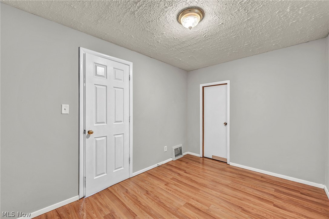 1559 Hopkins Avenue Lakewood OH 44107
