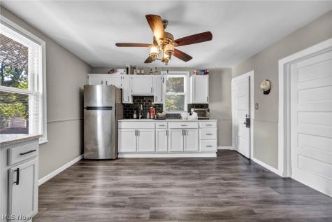 1559 Hopkins Avenue Lakewood OH 44107