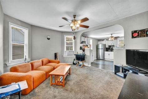 1559 Hopkins Avenue Lakewood OH 44107