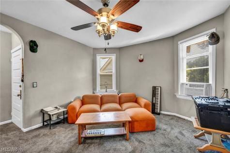 1559 Hopkins Avenue Lakewood OH 44107