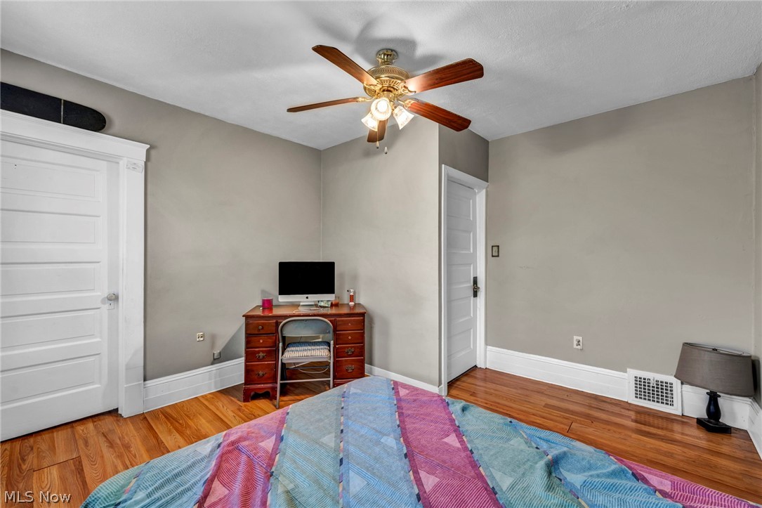 1559 Hopkins Avenue Lakewood OH 44107