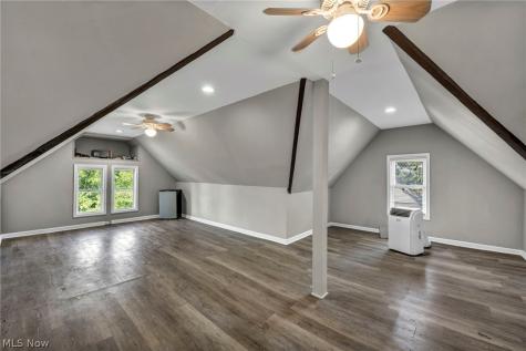 1559 Hopkins Avenue Lakewood OH 44107